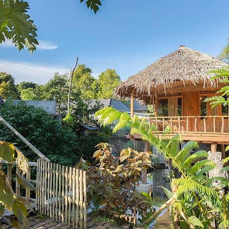 Onong'S Homestay & Cafe 토모혼 외부 사진