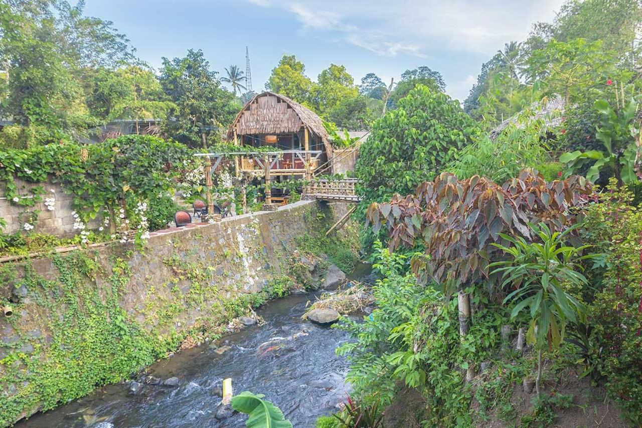Onong'S Homestay & Cafe 토모혼 외부 사진