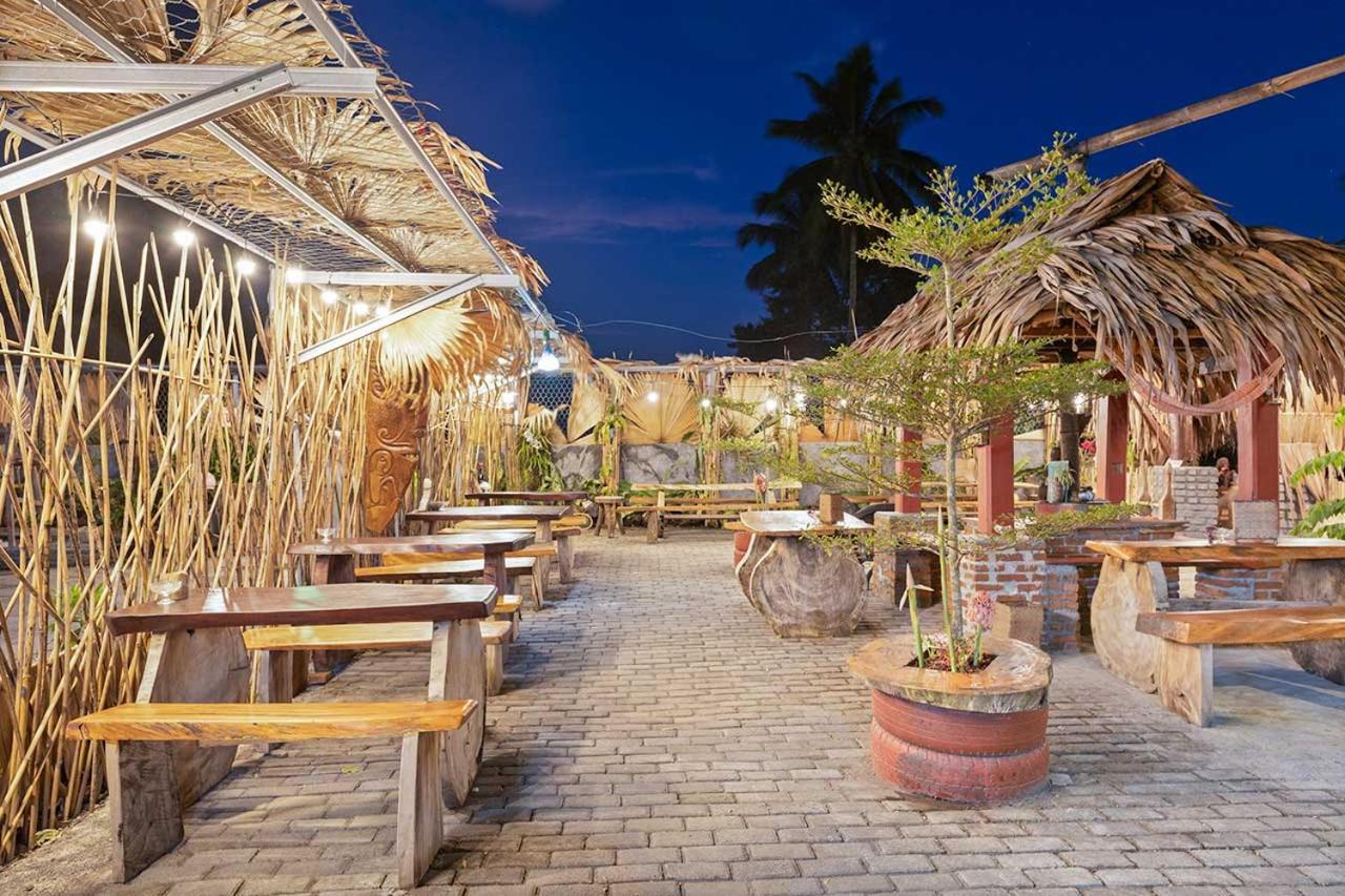 Onong'S Homestay & Cafe 토모혼 외부 사진