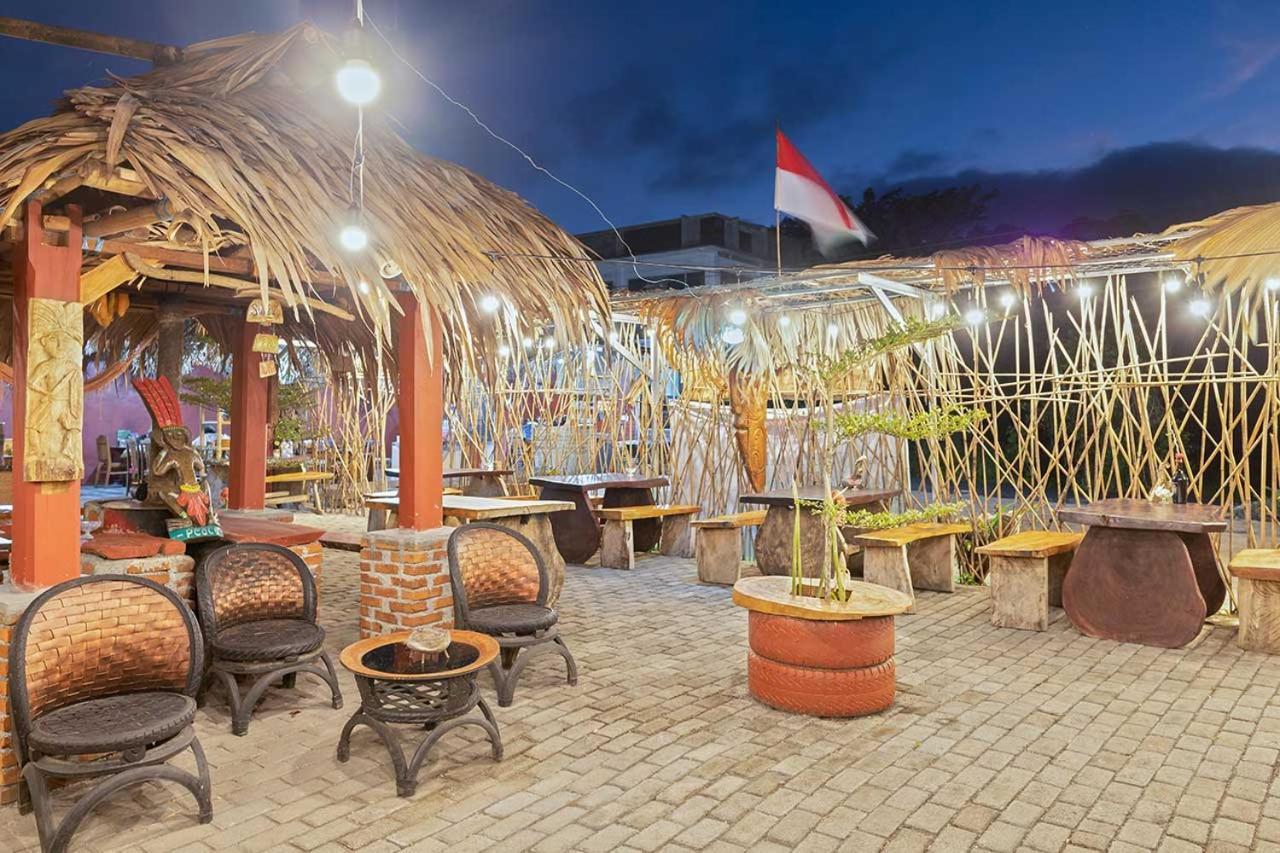 Onong'S Homestay & Cafe 토모혼 외부 사진