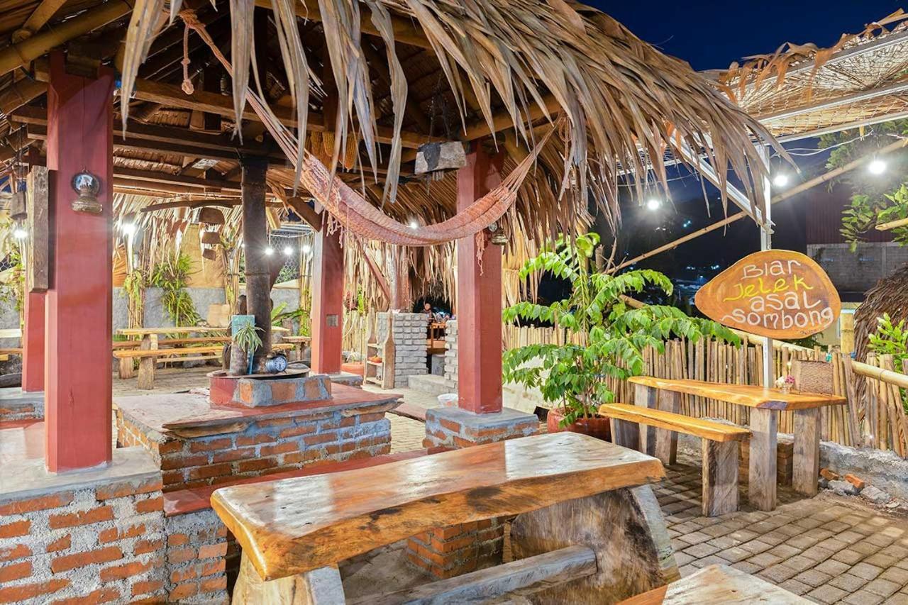 Onong'S Homestay & Cafe 토모혼 외부 사진