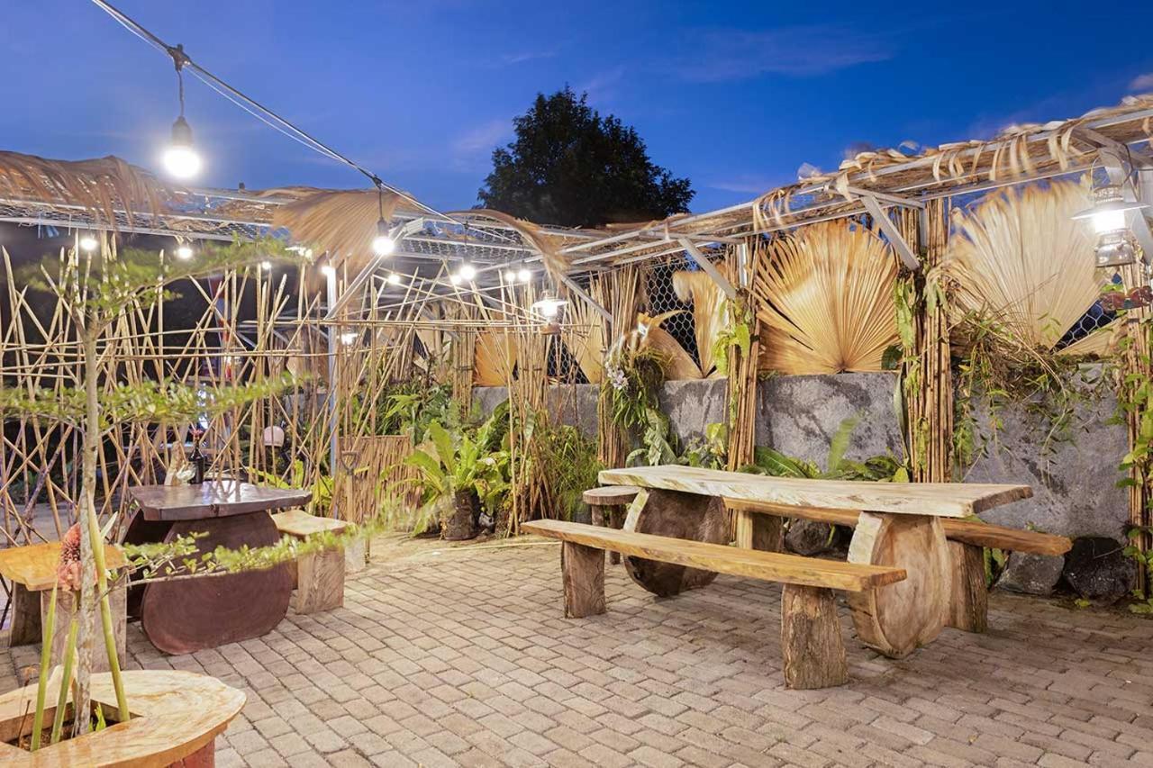 Onong'S Homestay & Cafe 토모혼 외부 사진
